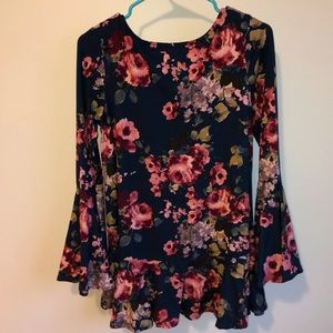 Flared sleeve flower boho top